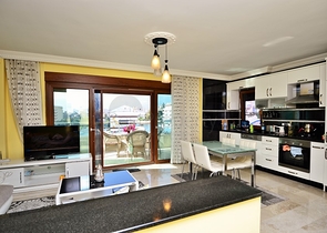 شقة بغرفتي نوم وصالة في الانيا / توسمور 