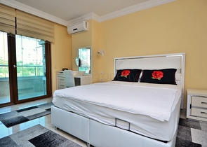 شقة بغرفتي نوم وصالة في الانيا / توسمور 