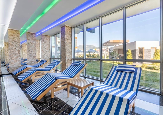 شقق عائلية واسعة ضمن مجمع سكني خمس نجوم في اوبا / الانيا 