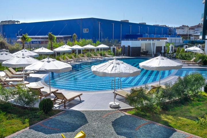 شقق عائلية واسعة ضمن مجمع سكني خمس نجوم في اوبا / الانيا 