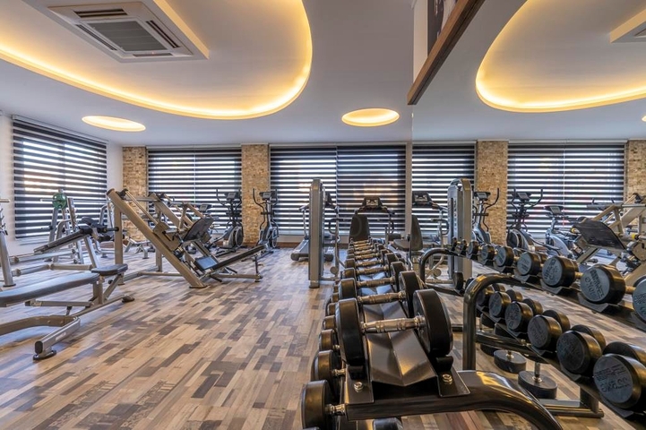 شقق عائلية واسعة ضمن مجمع سكني خمس نجوم في اوبا / الانيا 