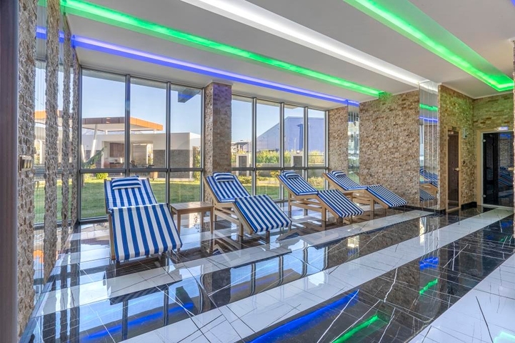 شقق عائلية واسعة ضمن مجمع سكني خمس نجوم في اوبا / الانيا 