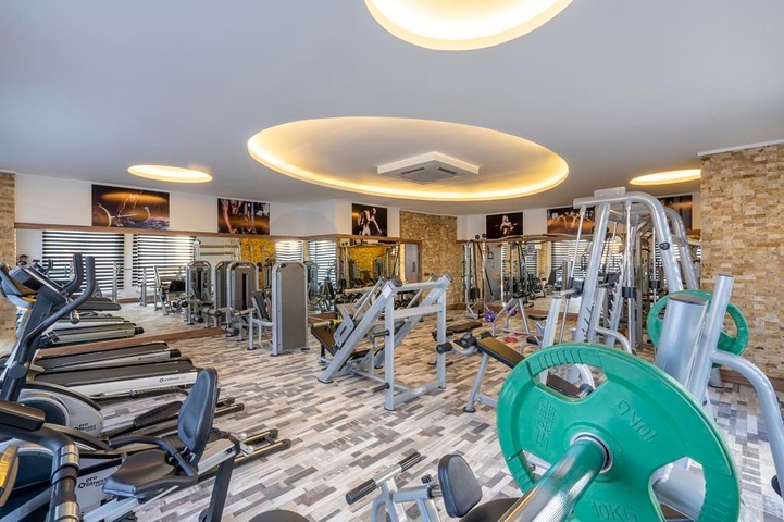 شقق عائلية واسعة ضمن مجمع سكني خمس نجوم في اوبا / الانيا 