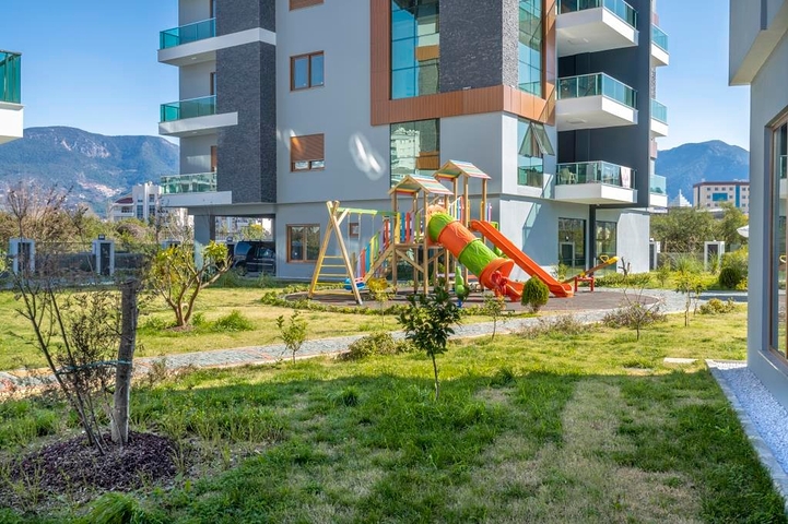 شقق عائلية واسعة ضمن مجمع سكني خمس نجوم في اوبا / الانيا 