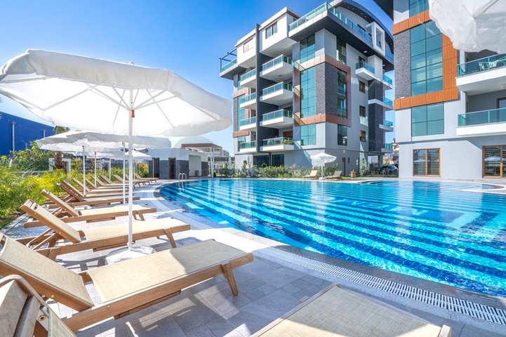 شقق عائلية واسعة ضمن مجمع سكني خمس نجوم في اوبا / الانيا 