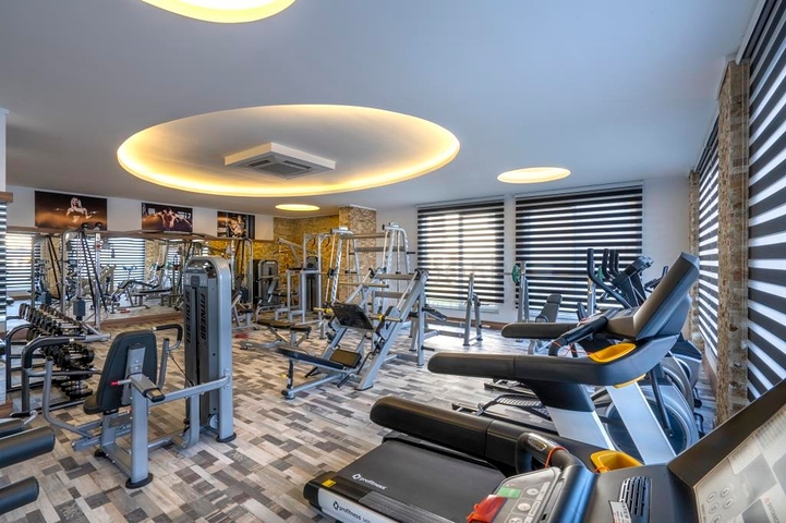 شقق عائلية واسعة ضمن مجمع سكني خمس نجوم في اوبا / الانيا 