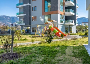 شقق عائلية واسعة ضمن مجمع سكني خمس نجوم في اوبا / الانيا 