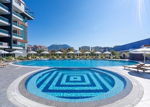 شقق عائلية واسعة ضمن مجمع سكني خمس نجوم في اوبا / الانيا 