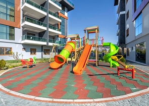 شقق عائلية واسعة ضمن مجمع سكني خمس نجوم في اوبا / الانيا 