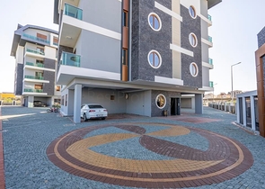 شقق عائلية واسعة ضمن مجمع سكني خمس نجوم في اوبا / الانيا 