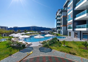 شقق عائلية واسعة ضمن مجمع سكني خمس نجوم في اوبا / الانيا 