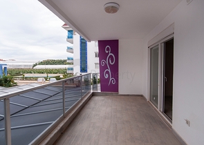 شقة بغرفة نوم وصالة في كاستيل / الانيا 