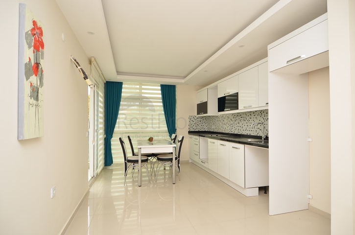 شقة بثلاث غرف نوم في كاستيل / الانيا باطلالات جبلية مميزة