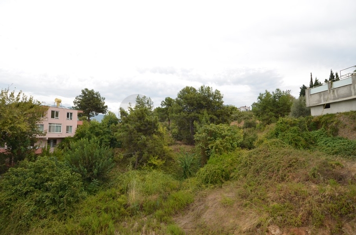 شقة بثلاث غرف نوم في كاستيل / الانيا باطلالات جبلية مميزة