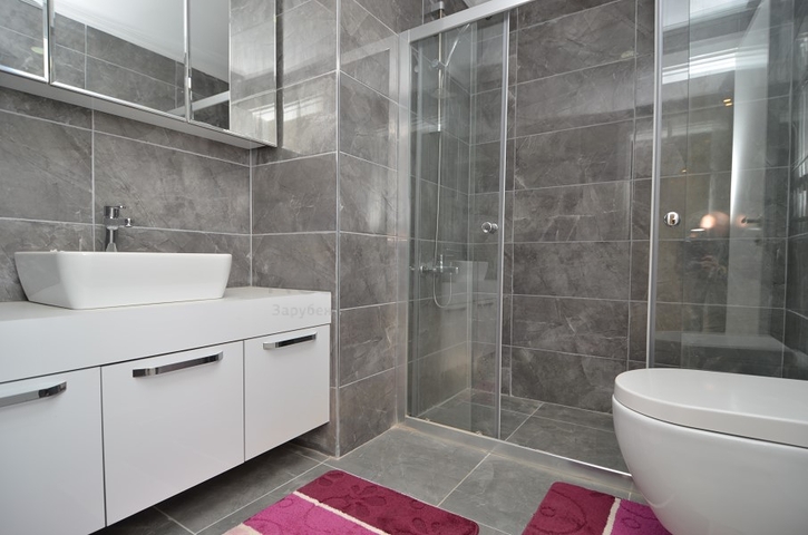 شقة بثلاث غرف نوم في كاستيل / الانيا باطلالات جبلية مميزة