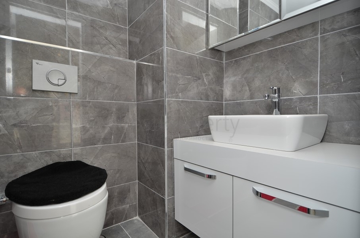 شقة بثلاث غرف نوم في كاستيل / الانيا باطلالات جبلية مميزة