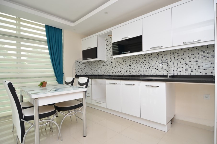 شقة بثلاث غرف نوم في كاستيل / الانيا باطلالات جبلية مميزة