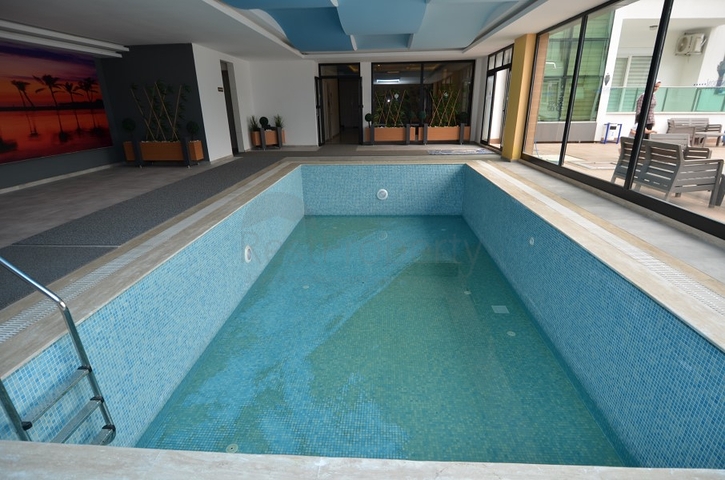 شقة بثلاث غرف نوم في كاستيل / الانيا باطلالات جبلية مميزة