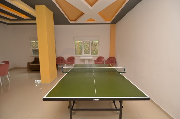 شقة بثلاث غرف نوم في كاستيل / الانيا باطلالات جبلية مميزة