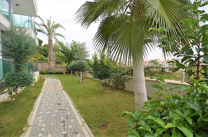 شقة بثلاث غرف نوم في كاستيل / الانيا باطلالات جبلية مميزة