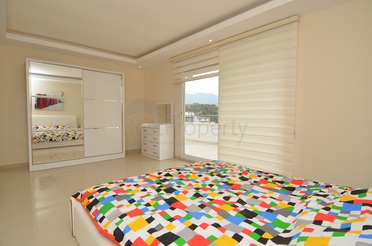 شقة بثلاث غرف نوم في كاستيل / الانيا باطلالات جبلية مميزة