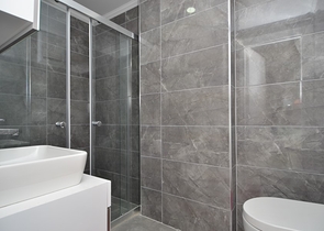 شقة بثلاث غرف نوم في كاستيل / الانيا باطلالات جبلية مميزة