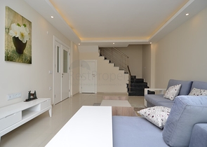 شقة بثلاث غرف نوم في كاستيل / الانيا باطلالات جبلية مميزة