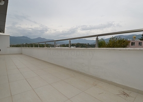 شقة بثلاث غرف نوم في كاستيل / الانيا باطلالات جبلية مميزة