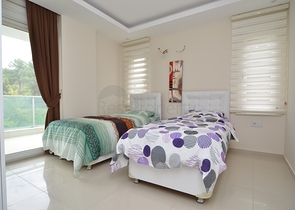 شقة بثلاث غرف نوم في كاستيل / الانيا باطلالات جبلية مميزة