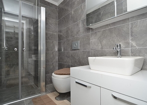 شقة بثلاث غرف نوم في كاستيل / الانيا باطلالات جبلية مميزة