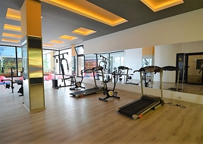 شقة بثلاث غرف نوم في كاستيل / الانيا باطلالات جبلية مميزة