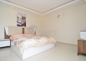 شقة بثلاث غرف نوم في كاستيل / الانيا باطلالات جبلية مميزة