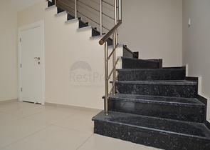 شقة بثلاث غرف نوم في كاستيل / الانيا باطلالات جبلية مميزة