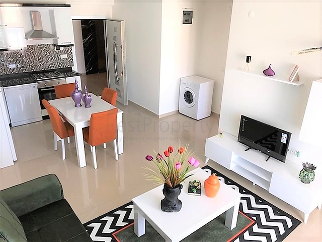 غرفة نوم وصالة مفروضة ضمن مجمع حديث في مهموتلار 