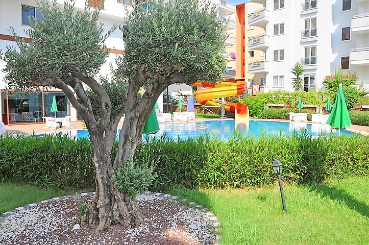 غرفة نوم وصالة مفروضة ضمن مجمع حديث في مهموتلار 