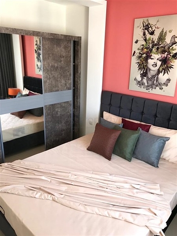 غرفة نوم وصالة مفروضة ضمن مجمع حديث في مهموتلار 