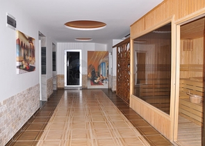 غرفة نوم وصالة مفروضة ضمن مجمع حديث في مهموتلار 