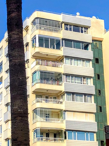 شقة 3 + 1 مطلة على البحر في وسط لارا أنطاليا