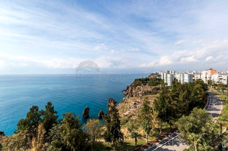 شقة 3 + 1 مطلة على البحر في وسط لارا أنطاليا