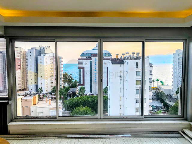 شقة 3 + 1 مطلة على البحر في وسط لارا أنطاليا