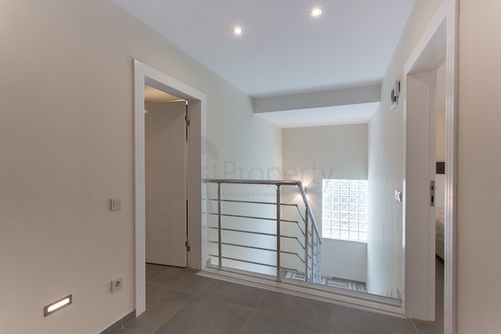 شقق ودوبلكس ضمن مجمع سكني فاخر في الانيا 