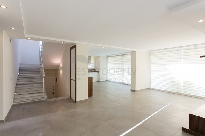 شقق ودوبلكس ضمن مجمع سكني فاخر في الانيا 