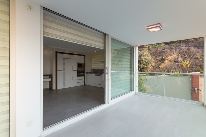 شقق ودوبلكس ضمن مجمع سكني فاخر في الانيا 