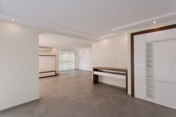 شقق ودوبلكس ضمن مجمع سكني فاخر في الانيا 