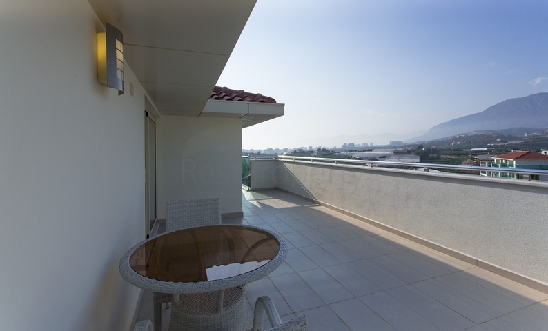 شقق ودوبلكس ضمن مجمع سكني فاخر في الانيا 