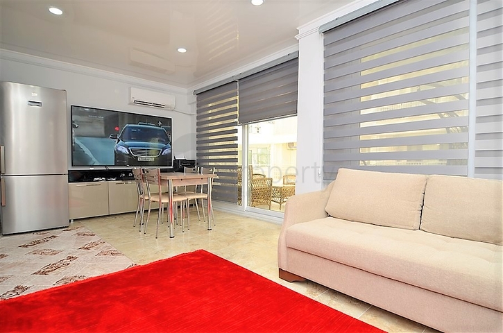 شقة ضمن مجمع سكني في الانيا _ مهموتلار  على بعد خطوات من البحر 