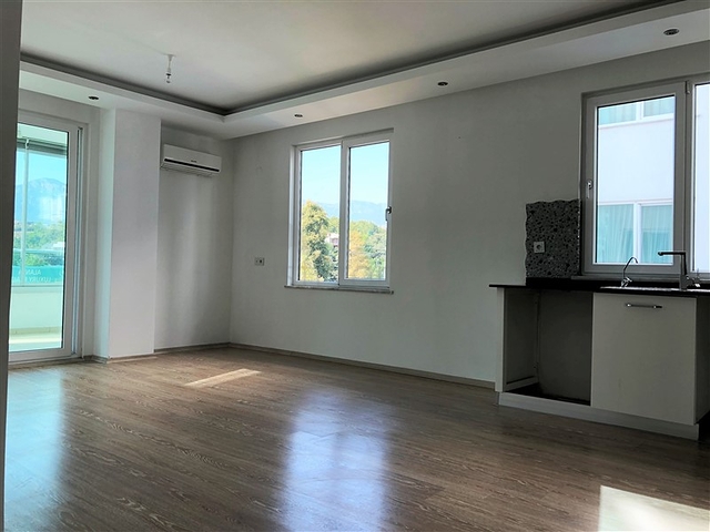 شقة ثلاث غرف نوم في ألانيا / كاستيل مطلة على النهر