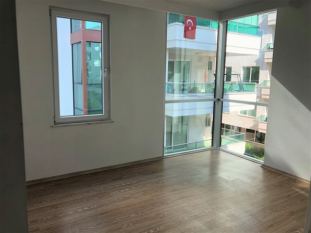 شقة ثلاث غرف نوم في ألانيا / كاستيل مطلة على النهر