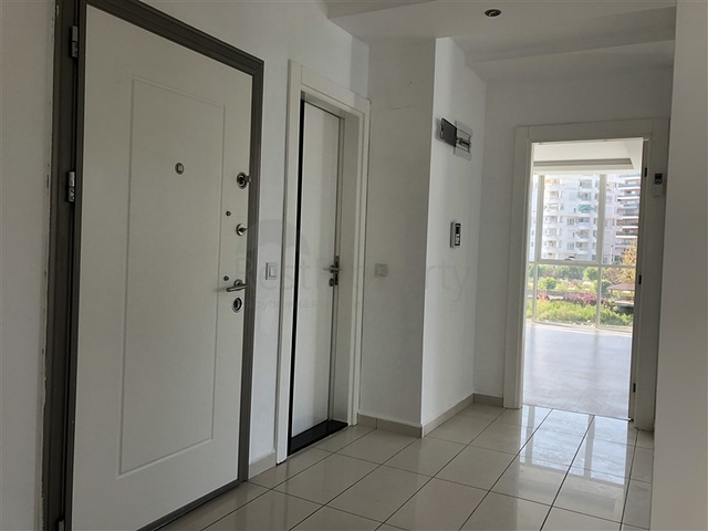 شقة ثلاث غرف نوم في ألانيا / كاستيل مطلة على النهر