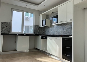 شقة ثلاث غرف نوم في ألانيا / كاستيل مطلة على النهر